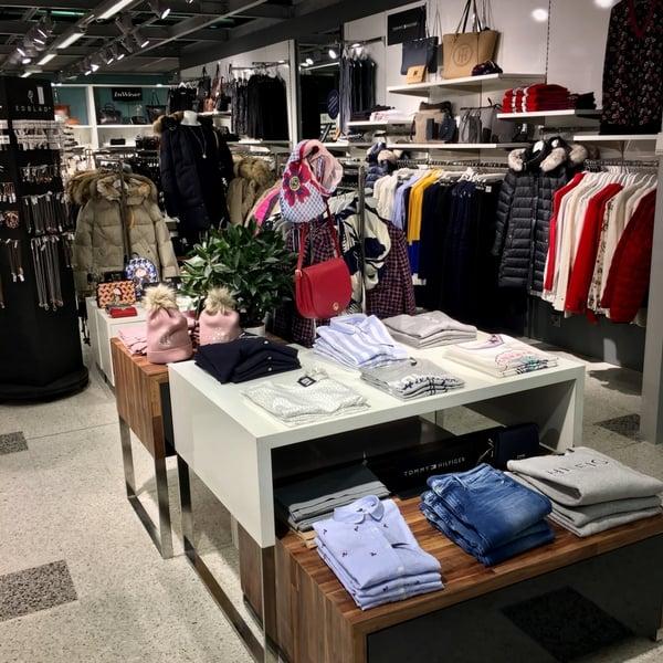 Helsinki airport clothing shop