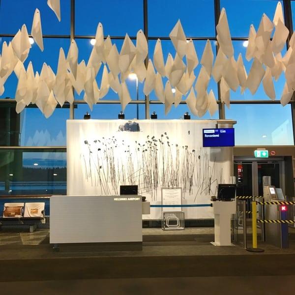 Helsinki airport terminal gate