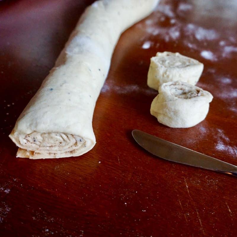 Pulla recipe: cinnamon buns dough cut - Her Finland blog