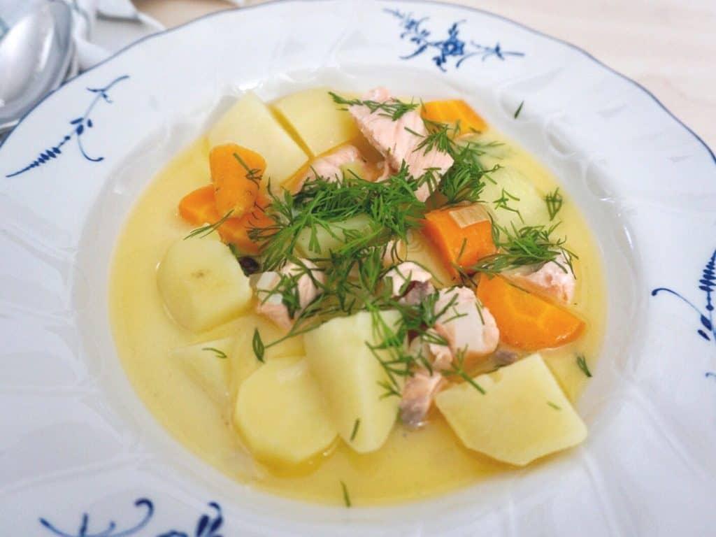 Finnish salmon soup is the perfect meal! Here's how you make this easy and super yummy soup from Finland! #finnishfood #finlandfood