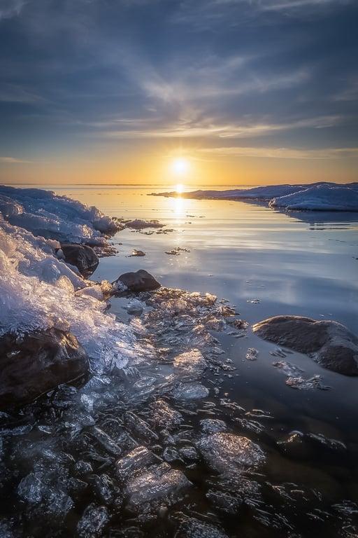 Lapland holidays in the spring offer plenty of sunlight and heaps of snow! Click to read how to plan your Lapland trip! #lapland