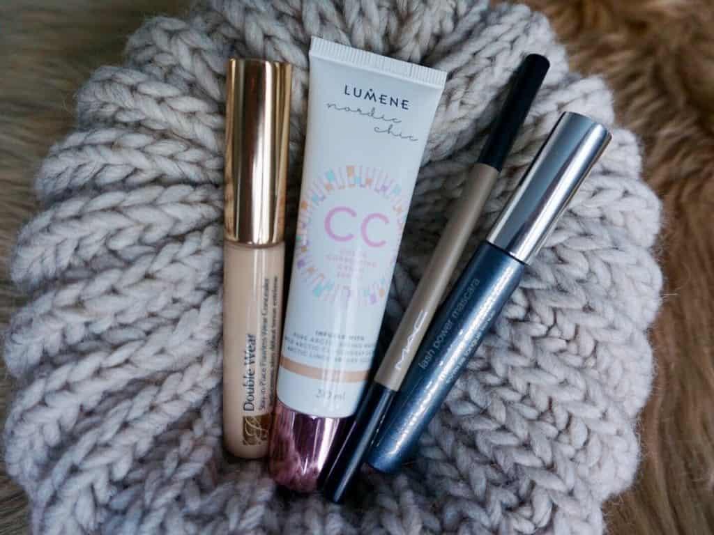 Cold weather beauty & make up tips by Her Finland blog