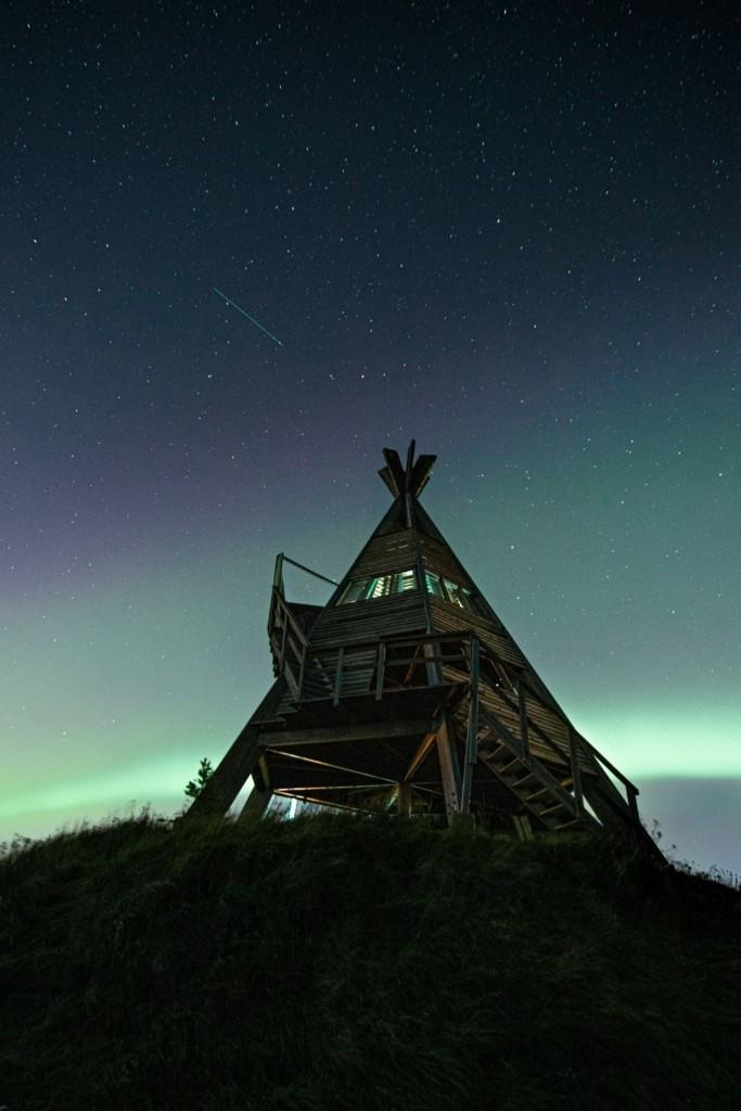 clear sky vision with stars and aurora